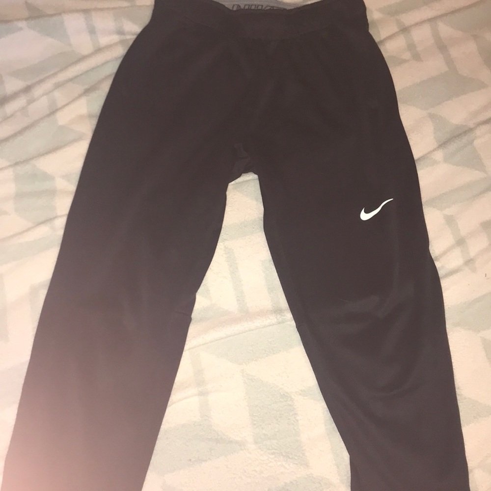 Nike boys Therma-fit Sweatpants